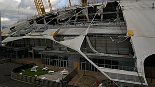 Techo arrancado del pabellón O2 Arena de Londres, Reino Unido