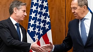 Blinken ve Lavrov son olarak geçen yıl mart ayında Hindistan’da düzenlenen G20 dışişleri bakanları toplantısında görüştü