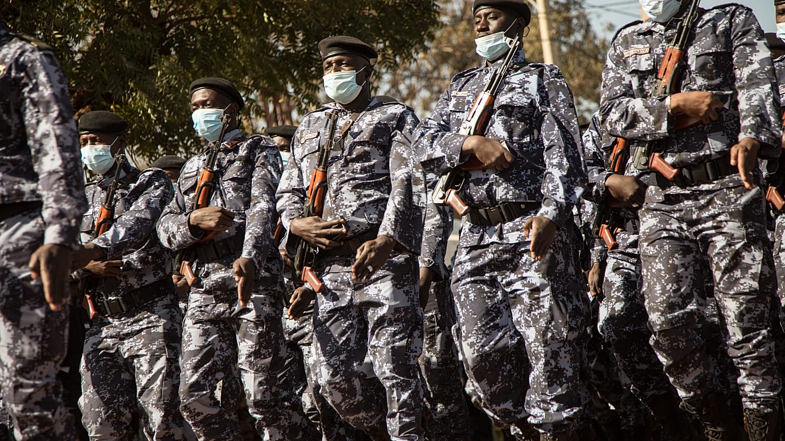 عناصر من الجيش المالي خلال استعراض عسكري أقيم احتفالاً بعيد الجيش في مدينة كاتي، 20 يناير 2022