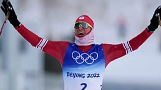 У Александра Большунова уже 5 пекинских медалей, из них 3 золотые