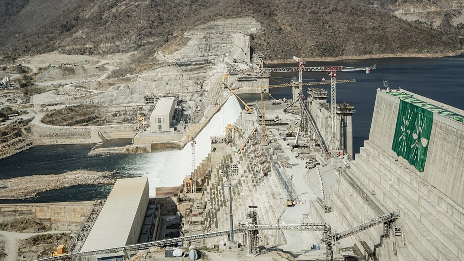 Büyük Rönesans Barajı'nda elektrik üretimi başladı