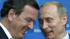 Régi, meghitt barátság, Schröder és Putyin 2004-ben