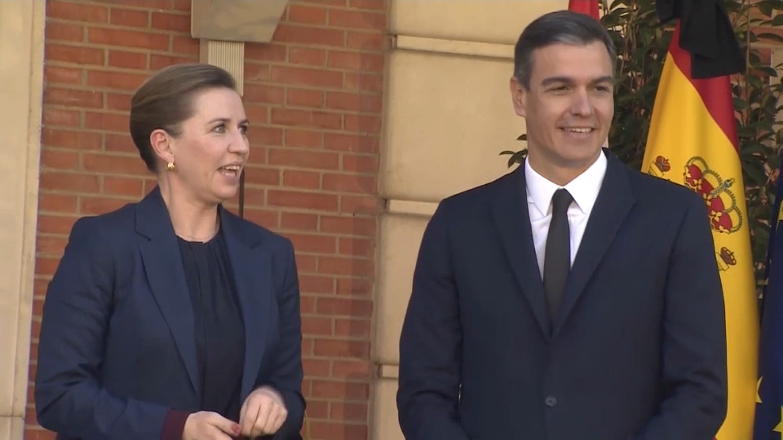 Pedro Sánchez y la primera ministra danesa Mette Frederiksen defendieron la vía diplomática en Ucrania.