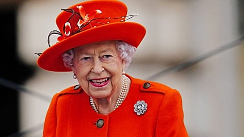 Buckingham Palace announced that the Queen had tested positive for COVID-19 on Sunday