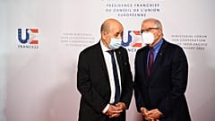 Der EU-Außenbeauftragte Josep Borrell mit dem französischen Außenminister Jean-Yves Le Drian
