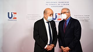 Der EU-Außenbeauftragte Josep Borrell mit dem französischen Außenminister Jean-Yves Le Drian