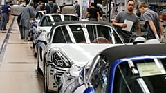 Fertigungsstraße in Stuttgarter Porsche-Werk