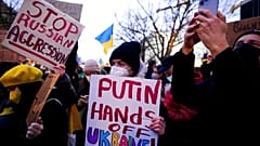 Manifestation en soutien à l'Ukraine près de l'ambassade de Russie à Berlin, le 22 février 2022, Allemagne