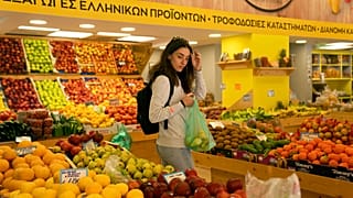 Bevásárlás egy athéni zöldségesnél