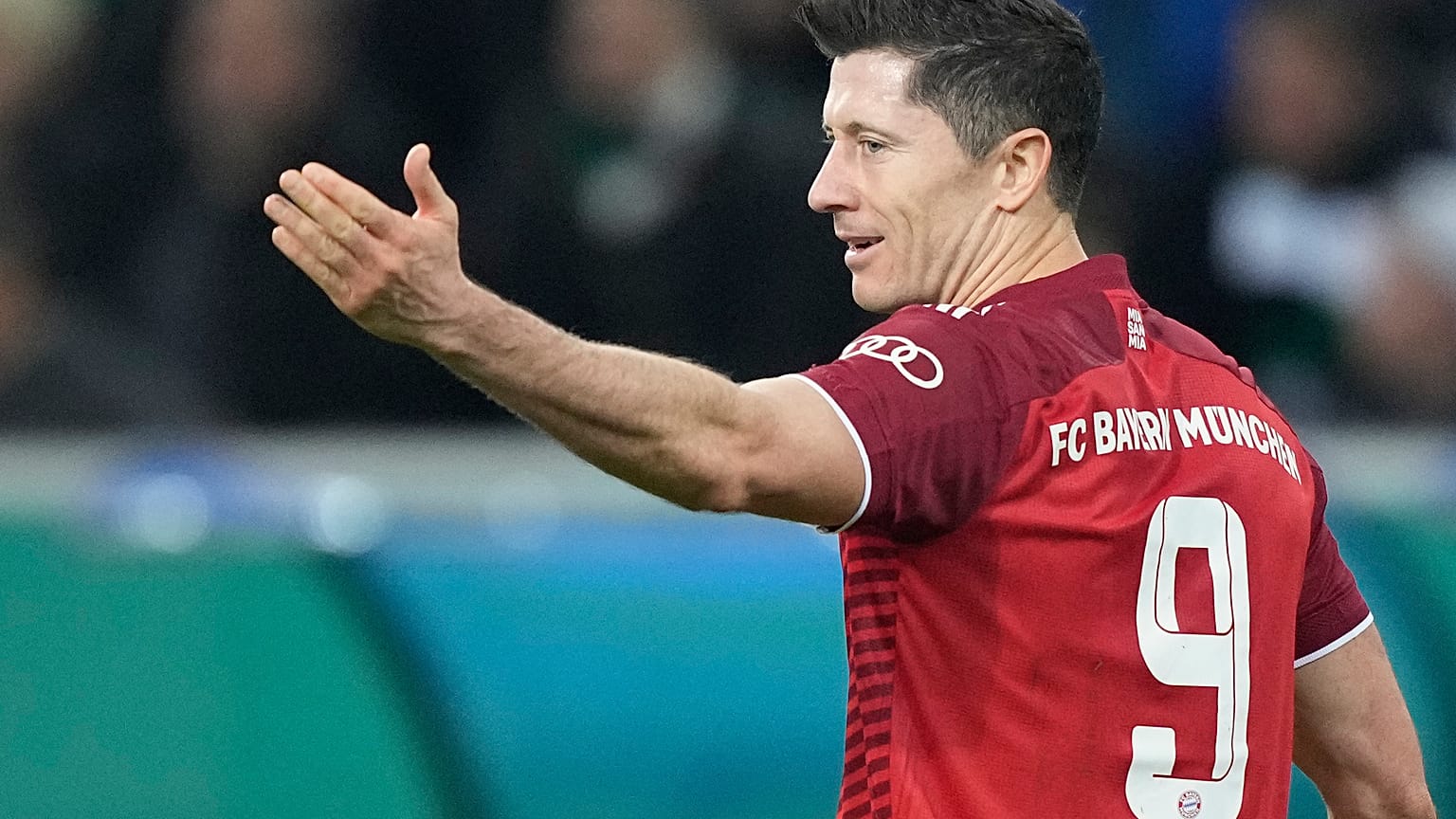 Robert Lewandowski is one of the most famous number 9s in world football