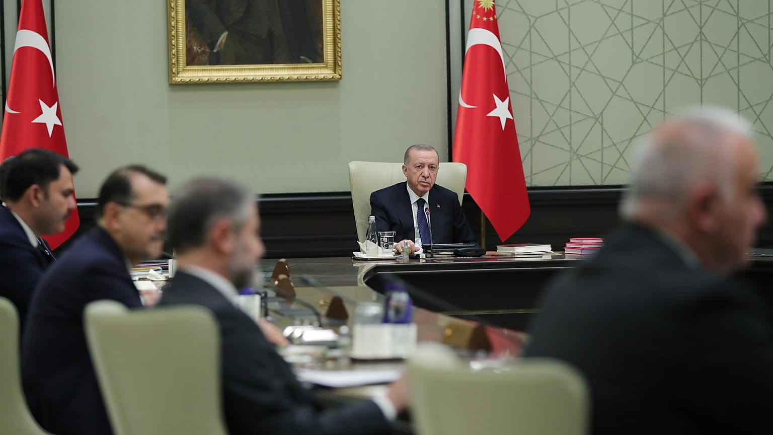 İktidar kulislerine göre mart ayında kabinede mini bir revizyon bekleniyor