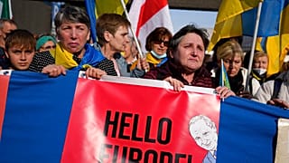 Tüntetés a háború ellen Rómában: Az EU újabb üzenetet küldene Putyinnak 