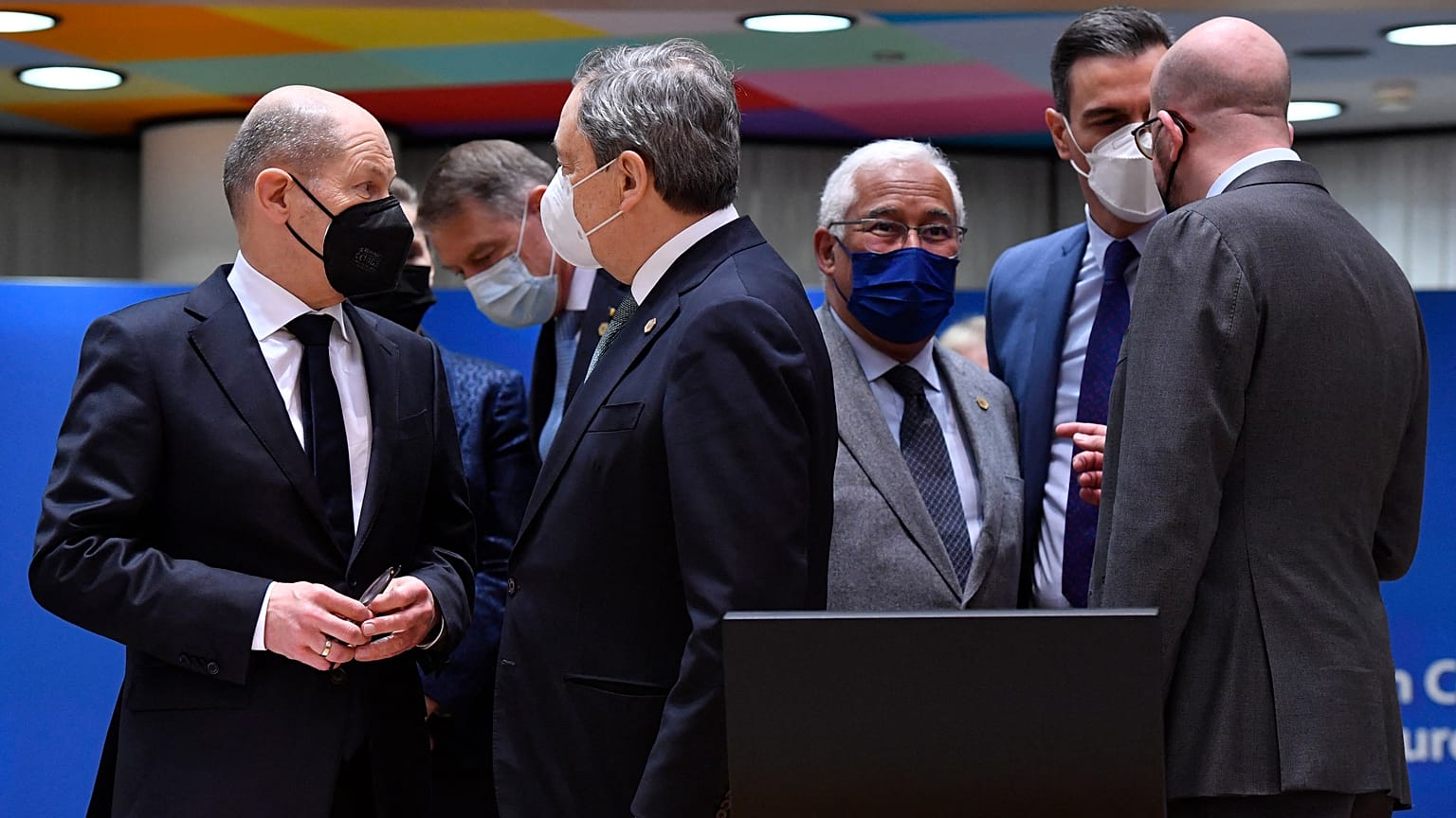 Die Regierungschefs von Deutschland, Italien, Portugal und Spanien sowie EU-Ratspräsident Charles Michel