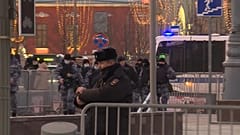 Viele Sicherheitskräfte am Alexander-Puschkin-Platz in Moskau