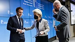 Emmanuel Macron, Ursula von der Leyen und Charles Michel