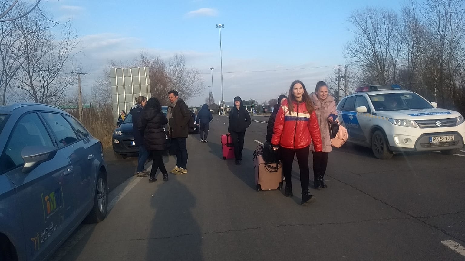 Menekültek érkeznek Ukrajna felől Beregsuránynál