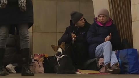 Ukrainians shelter in Kyiv metro amid Russia threat