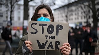 Berlin'de Ukraynalı göstericiler savaşın son bulması çağrısında bulundu
