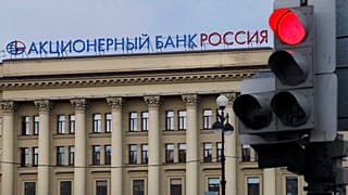 La sede del Banco Rossiya en San Petersburgo, Rusia