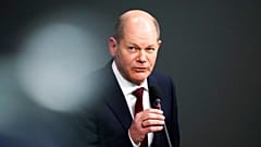 El canciller alemán durante su intervención en el Bundestag