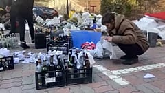 Ucranianos de Kiev preparan cócteles molotov por miedo a una posible intrusión rusa en la ciudad