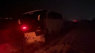 Türkiye'nin tahliye otobüsleri tipide yolda kaldı