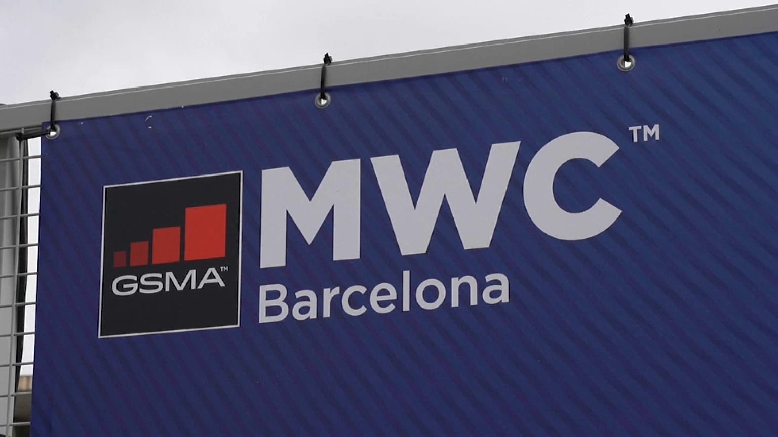 Un cartel del Mobile de Barcelona