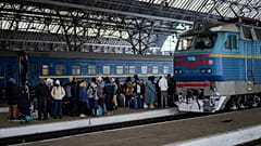 Von Lwiw nach Polen: Immer mehr fliehen aus der Ukraine
