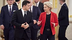 Ukrainian President Volodymyr Zelenskyy, left, and European Commission President Ursula von der Leyen