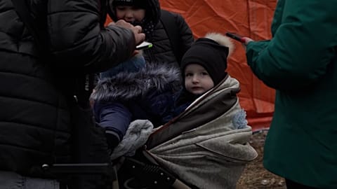 Refugees gathered at border area