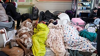 Profughi ucraini alla stazione di Przemysl in Polonia