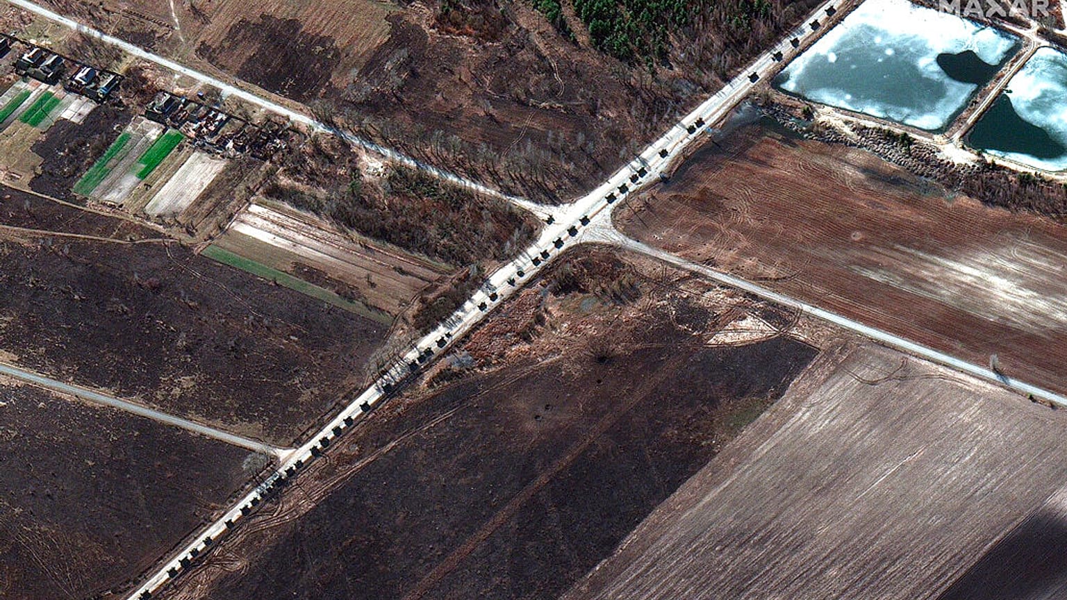 Rusya'nın Ukrayna işgali: 64 km'lik Rus askeri konvoyu Kiev'e ilerliyor