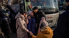 Bahnhof Lwiw: Nichts wie weg aus der Ukraine
