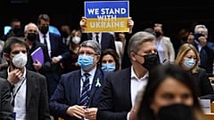 L'ovation des députés européens à Volodymyr Zelensky 