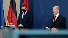 Olaf Scholz kommentiert die Lage in der Ukraine gemeinsam mit Xavier Bettel