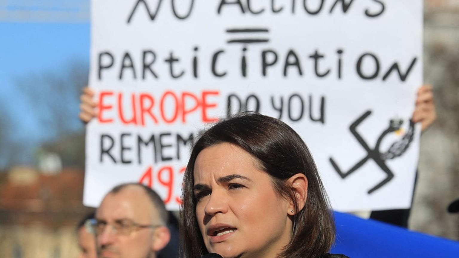 La leader dell'opposizione bielorussa Svetlana Tikhanovskaya, durante la manifestazione contro il coinvolgimento nella guerra in Ucraina, organizzata a Vilnius, in Lituania