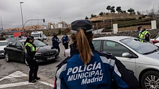 عناصر من الشرطة الإسبانية في مدريد، إسبانيا