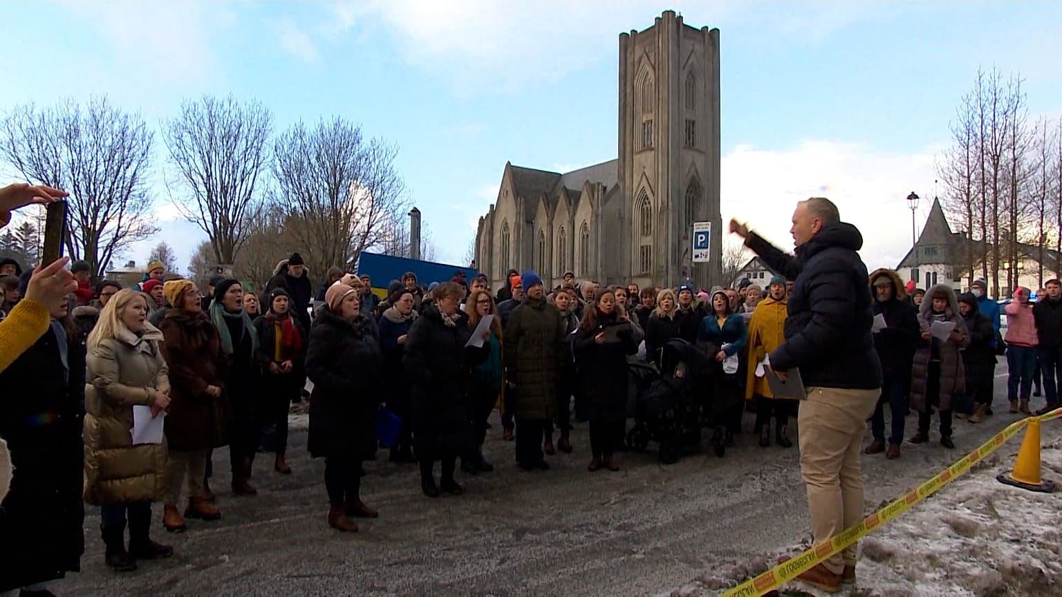 Islande : ils chantent devant l'ambassade de Russie à Reykjavík en soutien à l'Ukraine