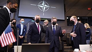 A NATO nemet mondott az ukránok kérésére: nem lesz repüléstilalmi zóna 
