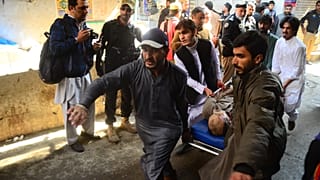 Pakistan'da camiye bombalı saldırı