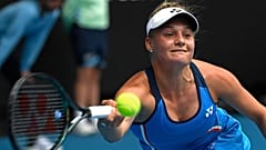 Dayana Yastremska beim Return während des Turniers in Lyon. Dort hat sie das Halbfinale erreicht