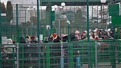 Russische Truppen vor Kiew, Frauen und Kinder verlassen die Stadt
