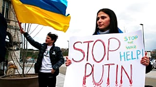 Stop Putyin! - ez a leggyakoribb szlogen a békét követelő tüntetéseken szerte a vilgágon