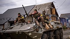 Tag 11: Druck auf Kiew wächst, Bürgermeister von Mariupol fleht um humanitären Korridor