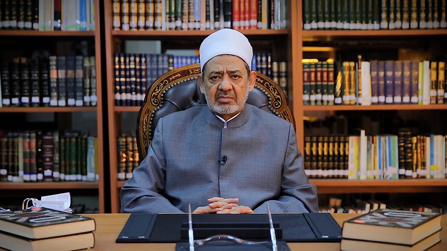 الشيخ أحمد الطيب، إمام الأزهر في جامع الأزهر، القاهرة 