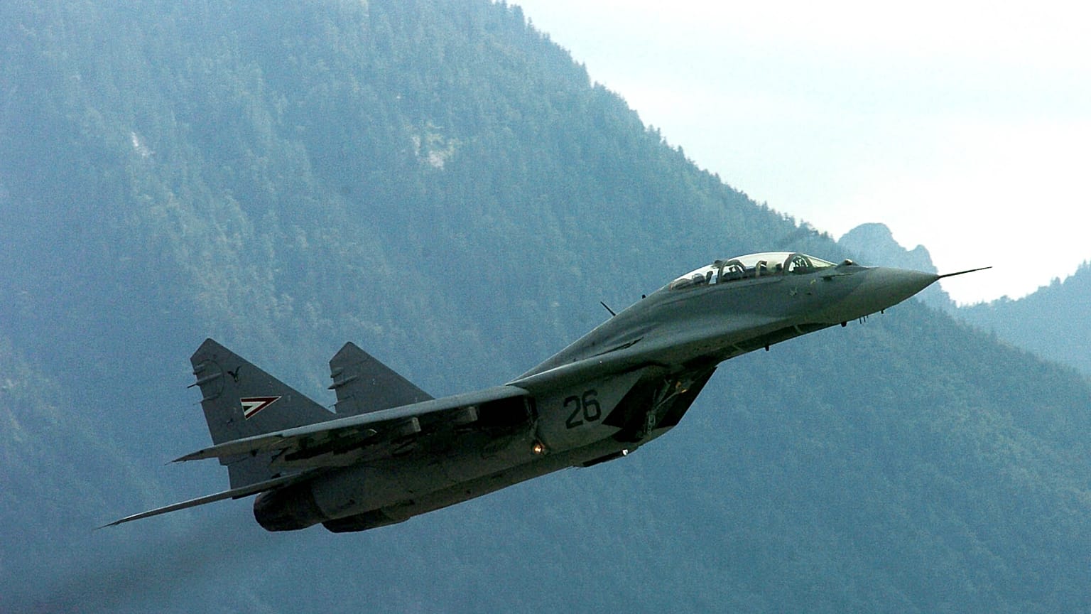 Archív fotó: MiG-29-es a salzburgi repülőtér felett