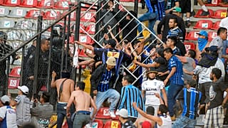 Meksika Liga MX maçında taraftarlar arasında kavga çıktı