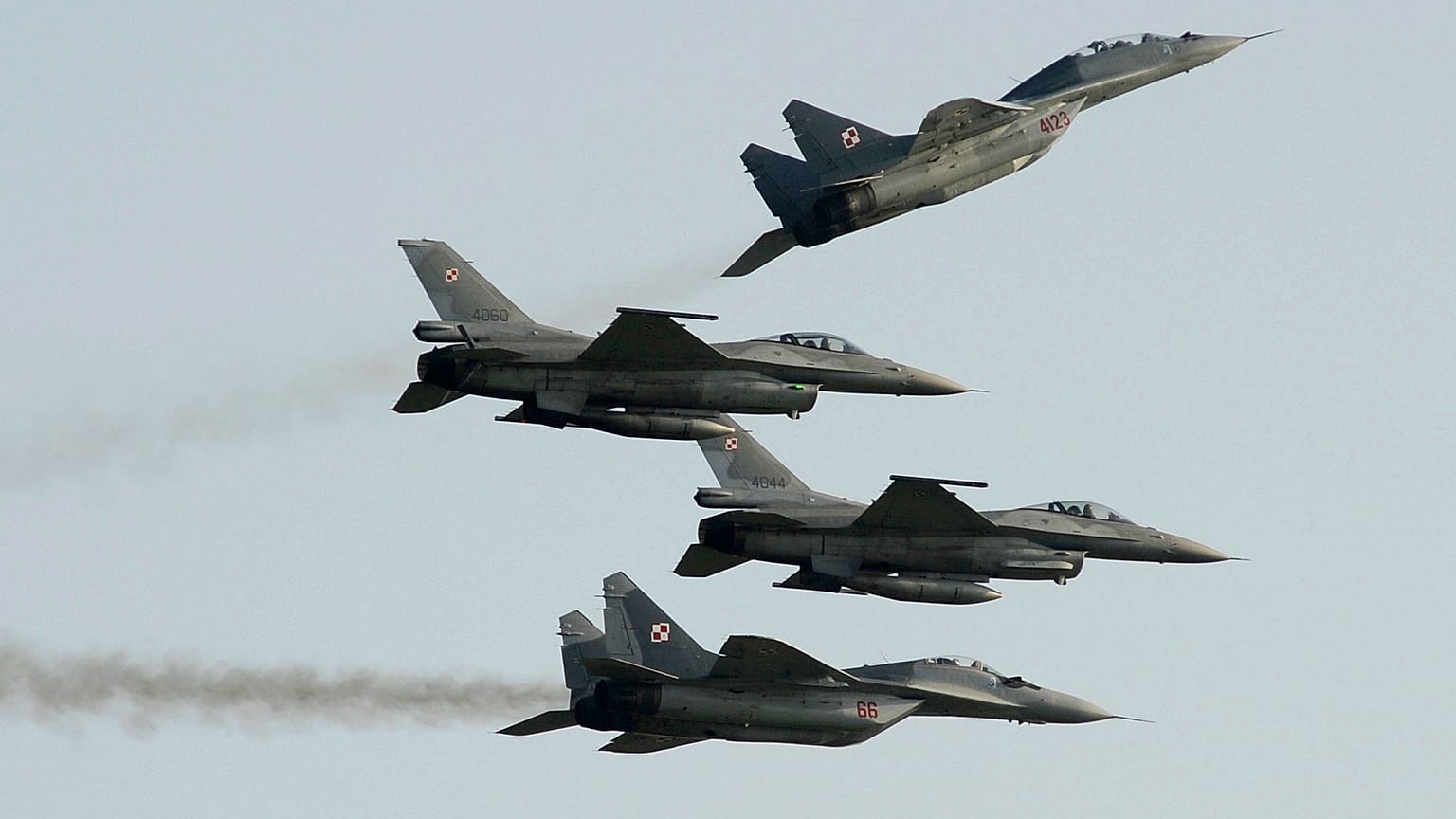 F-16 savaş uçakları