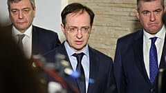 Der russische Unterhändler Wladimir Medinski (Bildmitte)