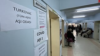 Aşı sağlığı merkezlerinde uygulanmaya başlayan Turkovac aşısı